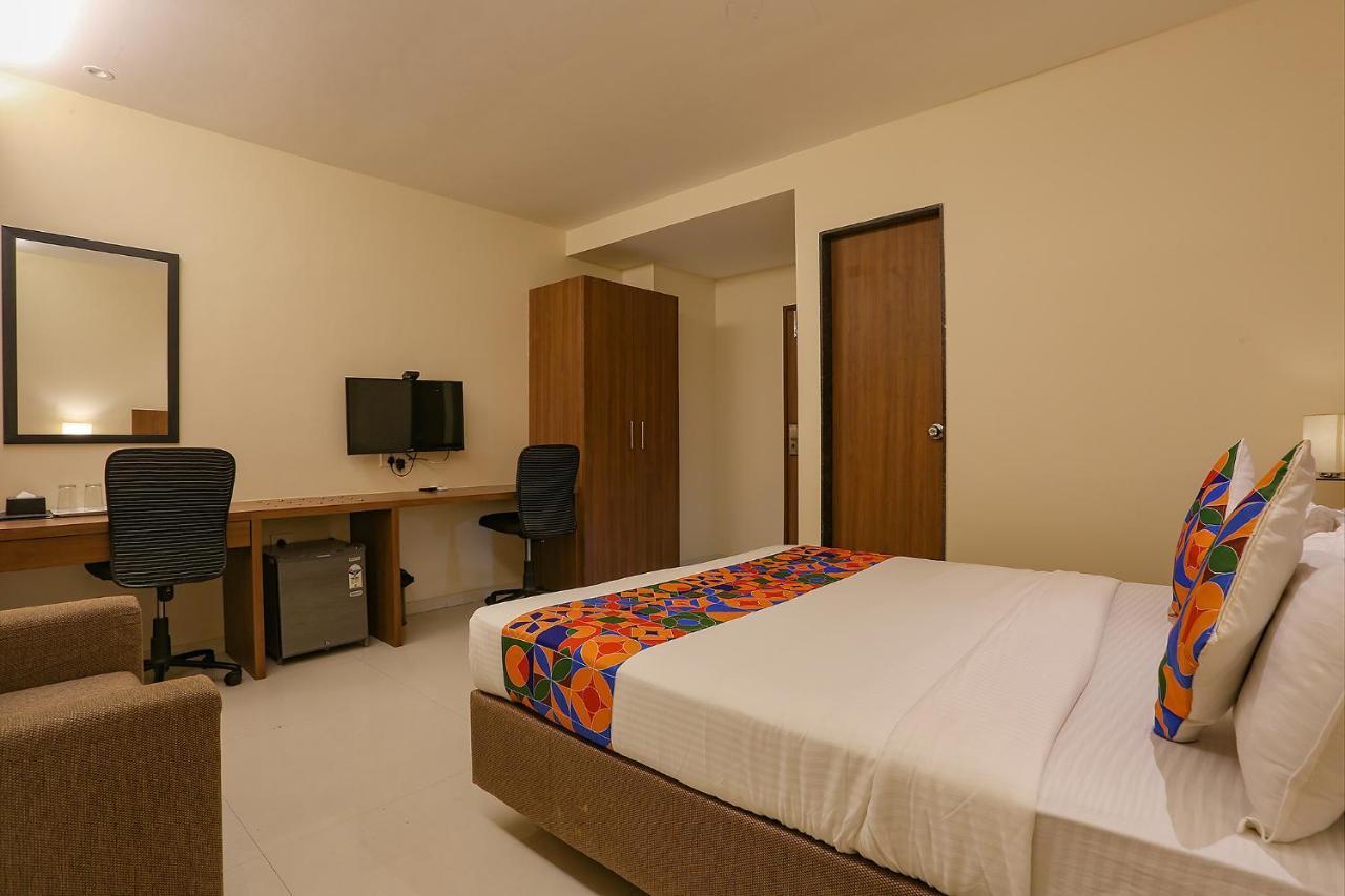 مومباي Fabhotel Royal International المظهر الخارجي الصورة