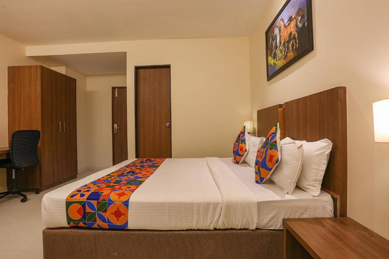 مومباي Fabhotel Royal International المظهر الخارجي الصورة