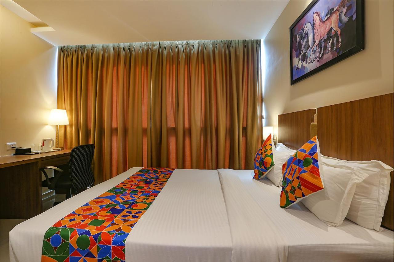 مومباي Fabhotel Royal International المظهر الخارجي الصورة
